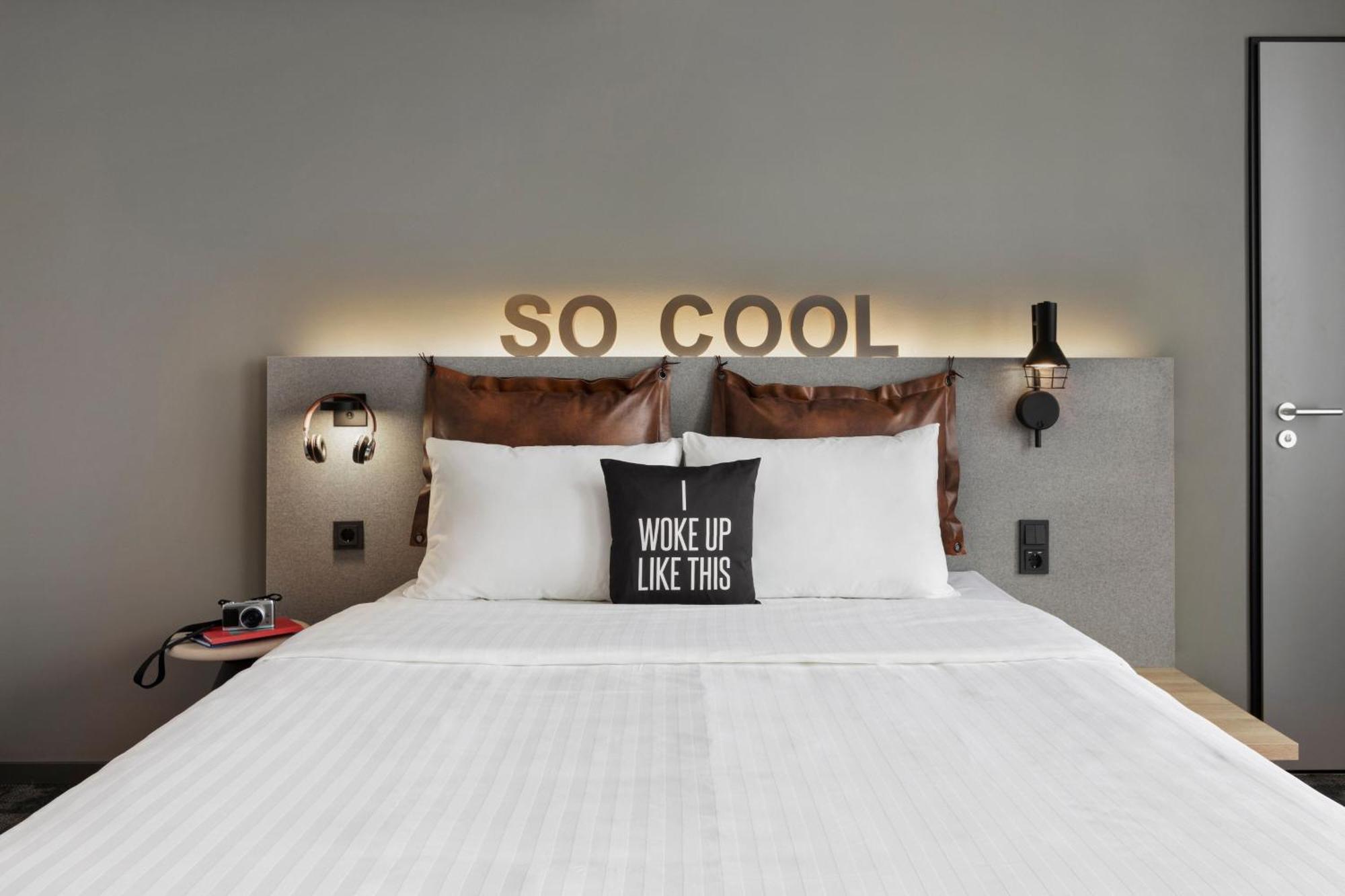 Moxy Duesseldorf City Extérieur photo