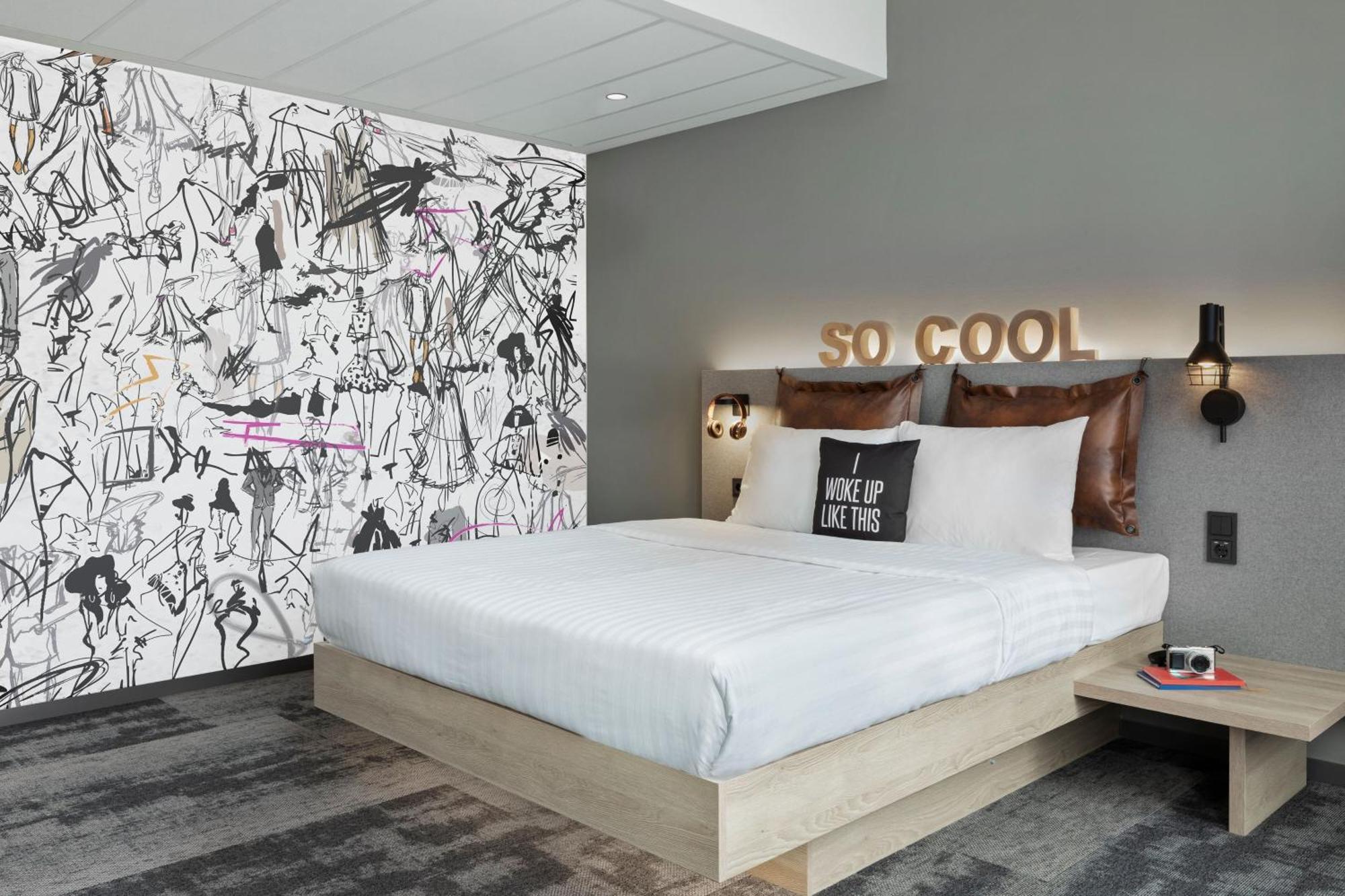 Moxy Duesseldorf City Extérieur photo